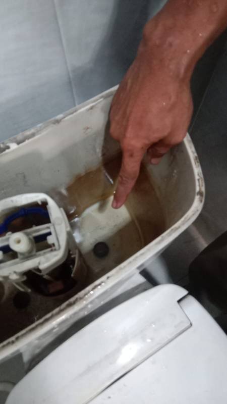 Foto Sebelum Perbaikan orinoir closed duduk toilet pria , ruang Ddp lt. 3 sto Kbb